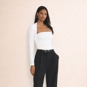 New with Tags - Aritzia Women Body Contour Flourish Long sleeve